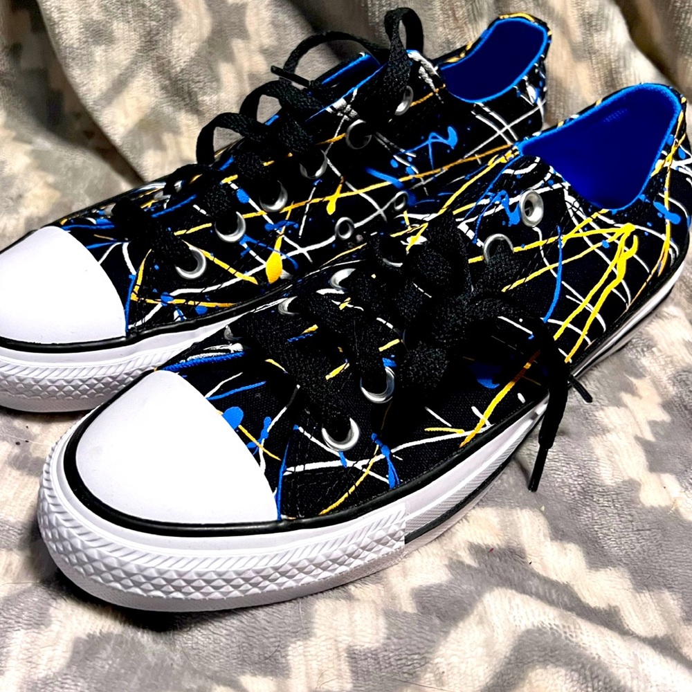 Converse - Size 7.5